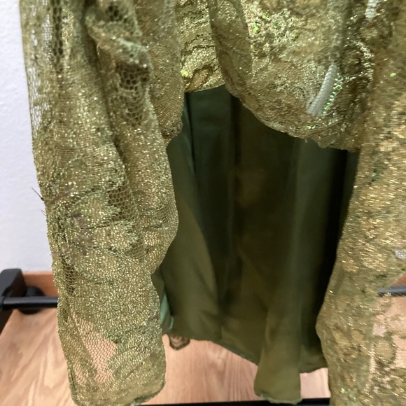 Lace Green Medium Especial Ocassion Gown Size Medium - Picture 5 of 12